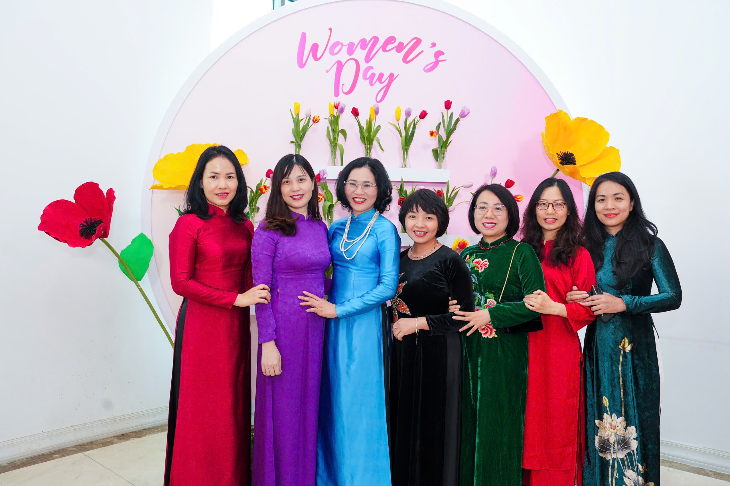 Ngành Ngân hàng là một trong các ngành, lĩnh vực có tỷ trọng cán bộ nữ lớn