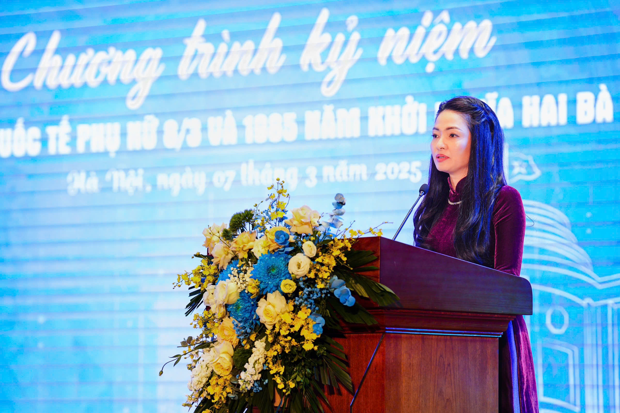 Ảnh 2: bà Nguyễn Khánh Chi, Phó Chủ tịch Thường trực Công đoàn Ngân hàng Việt Nam Ảnh 2: bà Nguyễn Khánh Chi, Phó Chủ tịch Thường trực Công đoàn Ngân hàng Việt Nam