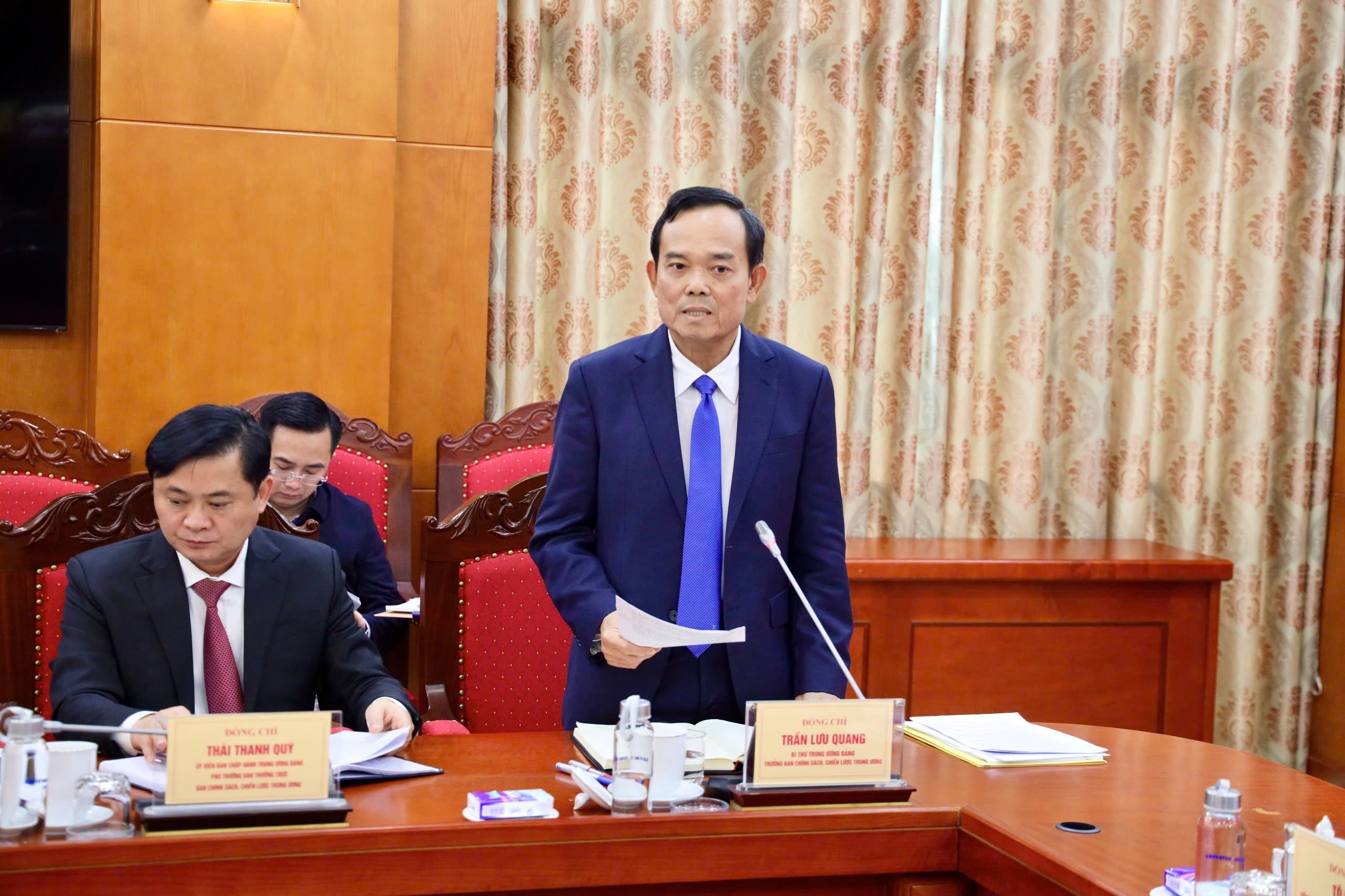 Trưởng Ban Chính sách, chiến lược Trung ương Trần Lưu Quang trình bày báo cáo