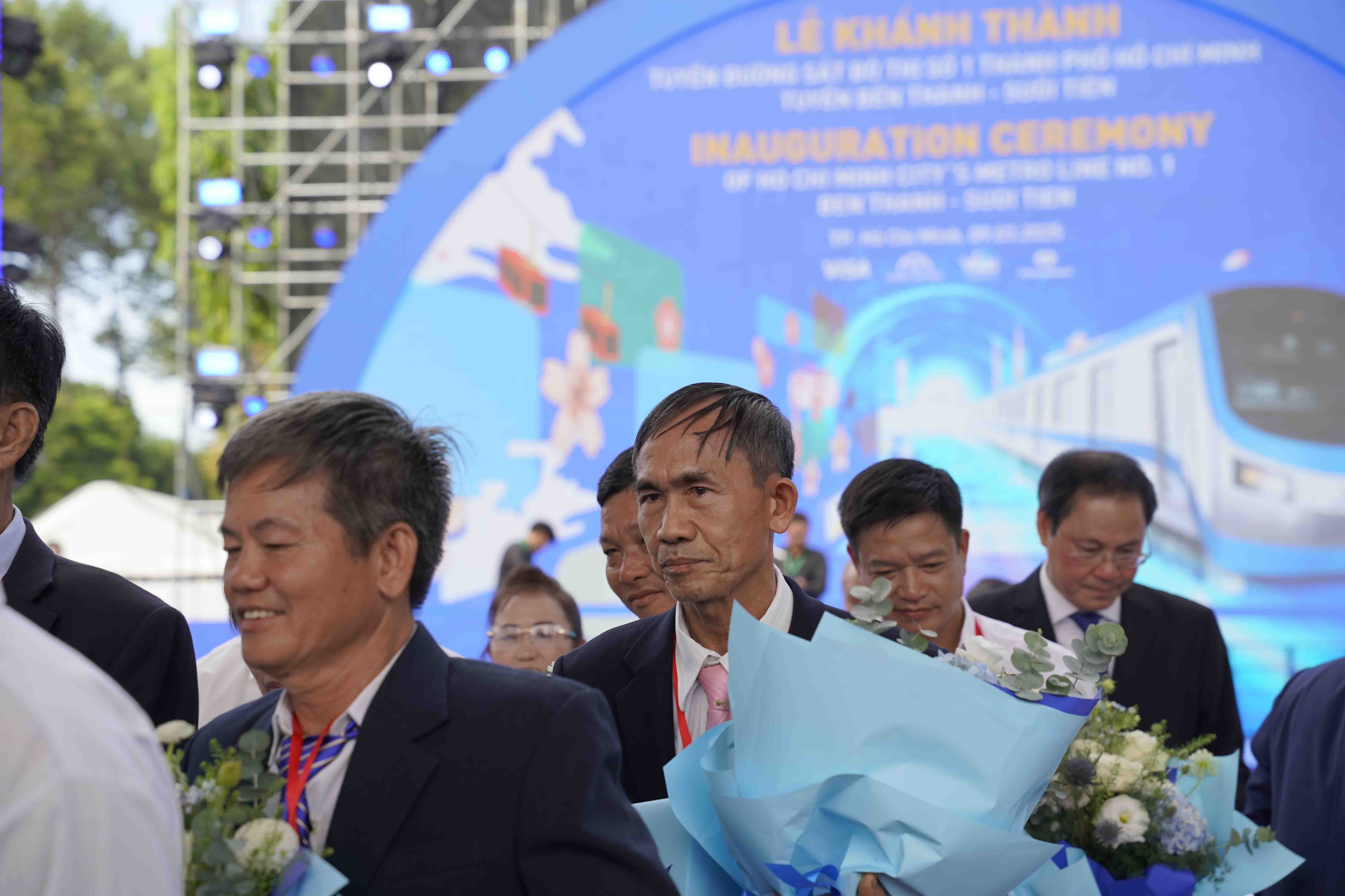 Đại diện người dân thành phố được chính quyền TP. Hồ Chí Minh mời lên tri ân trong Lễ khai trương tuyến Metro số 1 - Ảnh: Đình Hải