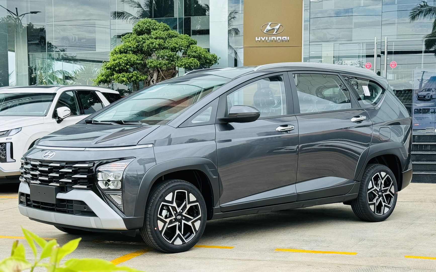 MPV đua giảm giá tại Việt Nam: Stargazer rẻ nhất còn hơn 440 triệu, BR-V đỡ 70 triệu giá lăn bánh cạnh tranh Xpander- Ảnh 2. MPV đua giảm giá tại Việt Nam: Stargazer rẻ nhất còn hơn 440 triệu, BR-V đỡ 70 triệu giá lăn bánh cạnh tranh Xpander- Ảnh 2.