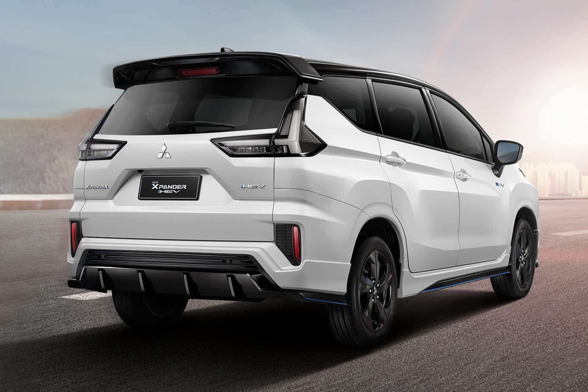 Mitsubishi Xpander HEV có bản đặc biệt: Thêm kit thể thao, phối màu tương phản, về Việt Nam dễ gây chú ý- Ảnh 8. Mitsubishi Xpander HEV có bản đặc biệt: Thêm kit thể thao, phối màu tương phản, về Việt Nam dễ gây chú ý- Ảnh 8.
