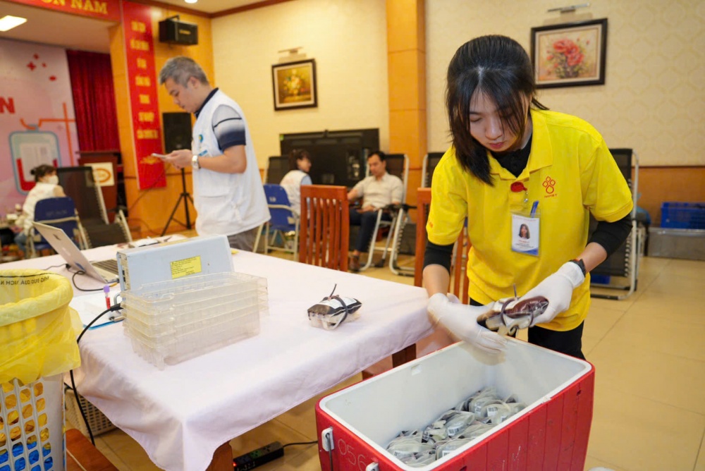 Cán bộ, người lao động, đoàn viên NHTW tích cực tham gia hiến máu tình nguyện