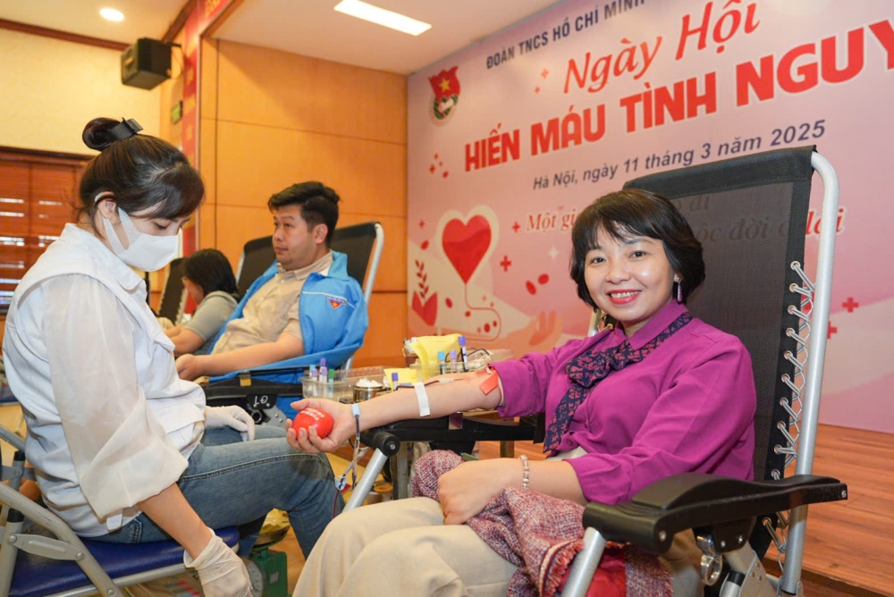 Cán bộ, người lao động, đoàn viên NHTW tích cực tham gia hiến máu tình nguyện
