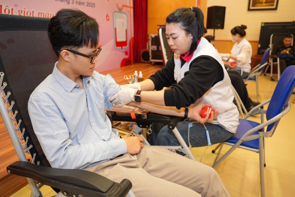 Cán bộ, người lao động, đoàn viên NHTW tích cực tham gia hiến máu tình nguyện