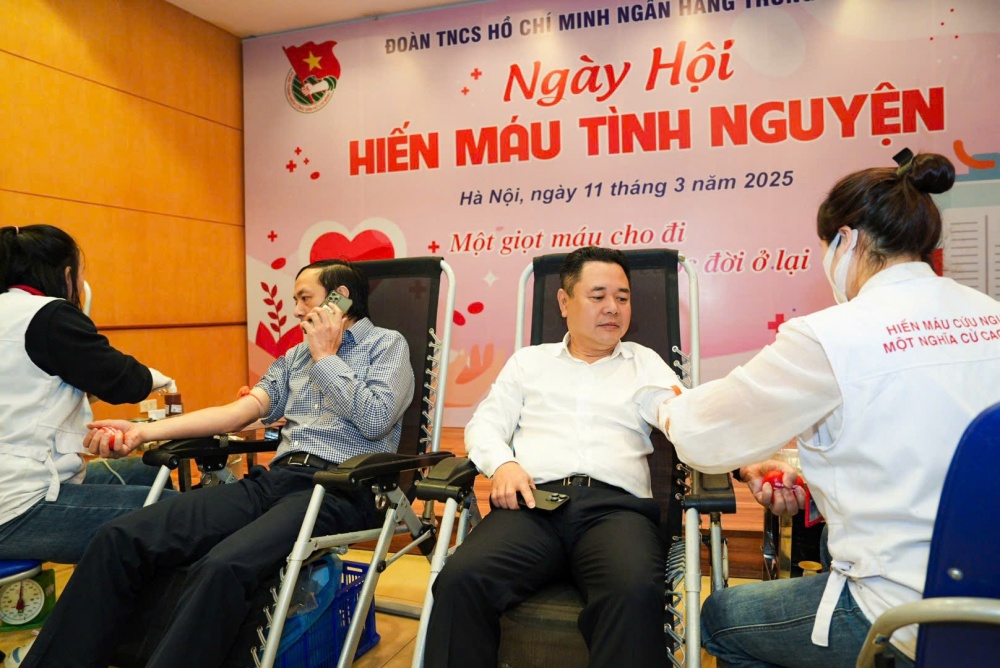 Cán bộ, người lao động, đoàn viên NHTW tích cực tham gia hiến máu tình nguyện