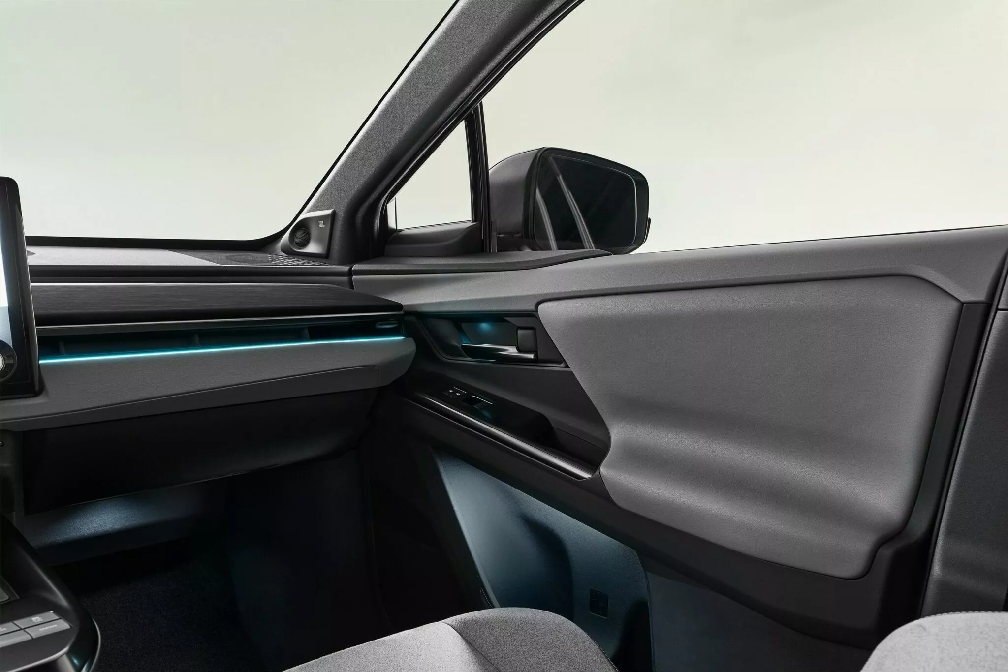 Toyota tung SUV điện mới: Lớn hơn Corolla Cross, màn 14inch, chạy tới 600km/sạc, hướng tới 'người độc thân đang hẹn hò'- Ảnh 16. Toyota tung SUV điện mới: Lớn hơn Corolla Cross, màn 14inch, chạy tới 600km/sạc, hướng tới 'người độc thân đang hẹn hò'- Ảnh 16.