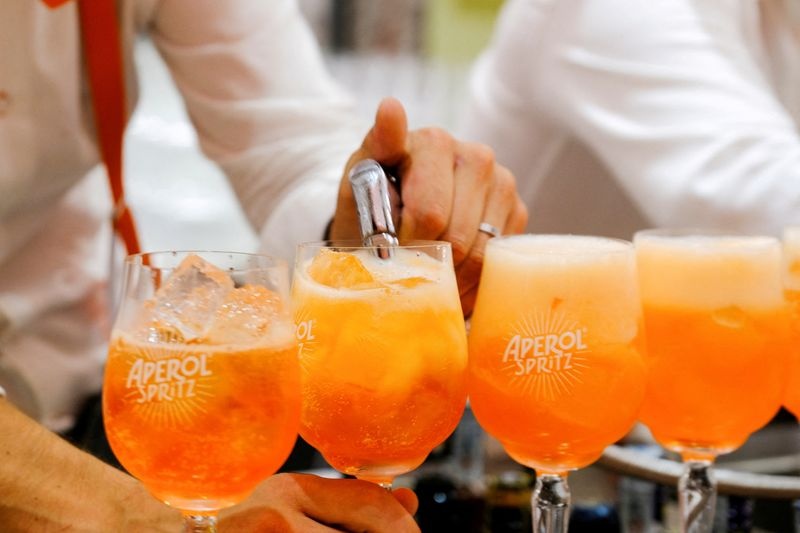 Mỹ định nâng thuế lên hàng châu Âu, lo ngại suy thoái gia tăng