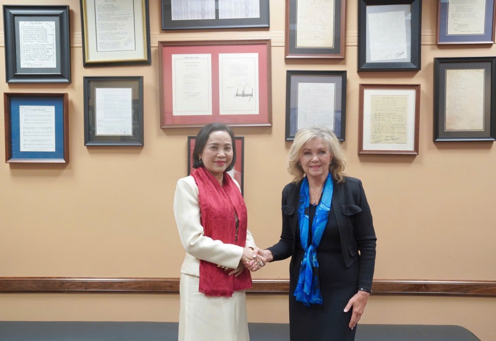 Phó Chủ tịch Quốc hội Nguyễn Thị Thanh làm việc với các Thượng nghị sỹ Hoa Kỳ