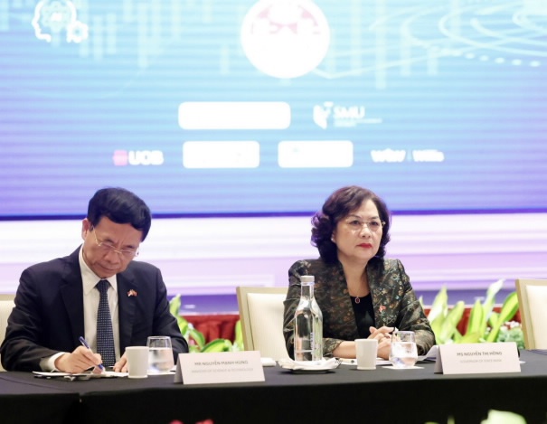 Thống đốc NHNN tháp tùng Tổng Bí thư Tô Lâm tham dự Tọa đàm doanh nghiệp Việt Nam – Singapore