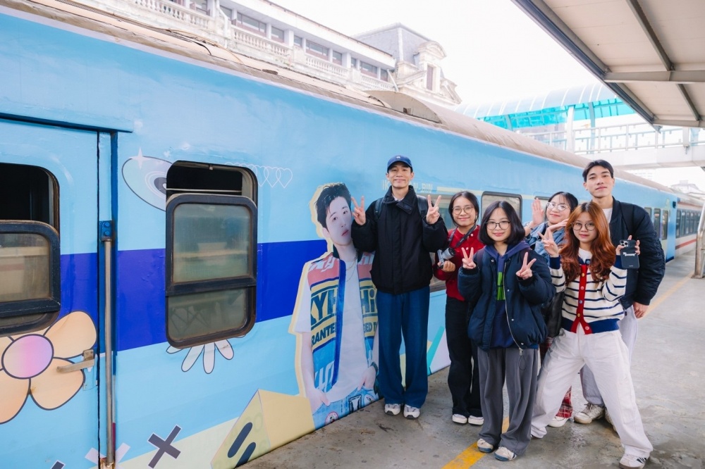 Chuyến tàu B.I Special chạy từ ga Hà Nội - Hải Phòng