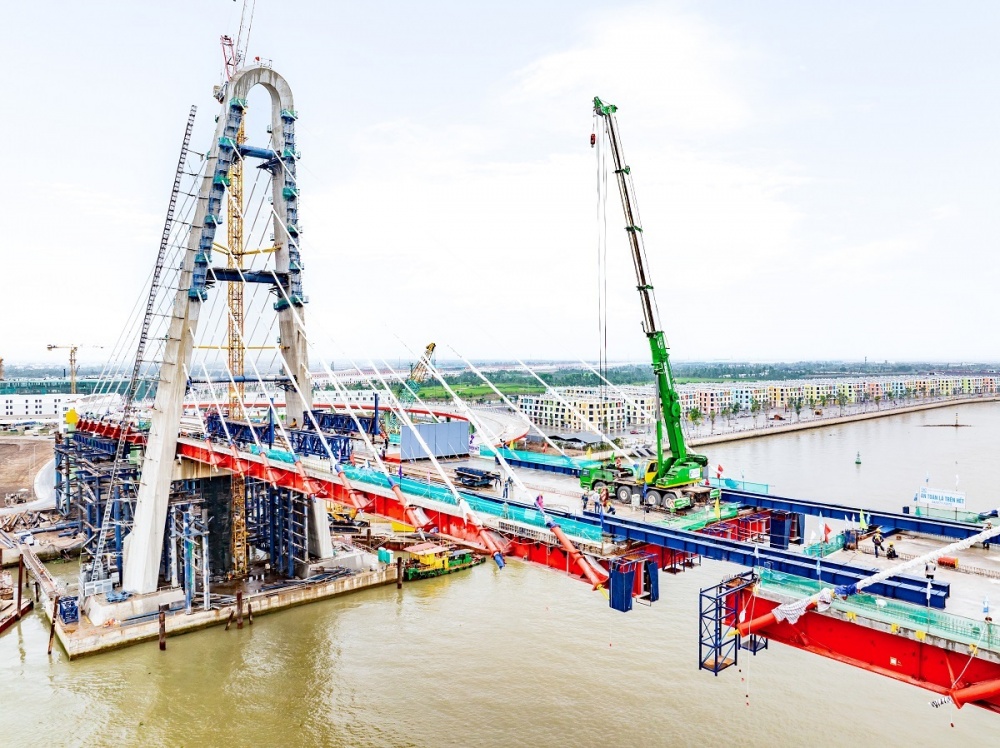 Hợp long cầu Hoàng Gia kết nối trực tiếp Vinhomes Royal Island với trung tâm Hải Phòng Hợp long cầu Hoàng Gia kết nối trực tiếp Vinhomes Royal Island với trung tâm Hải Phòng