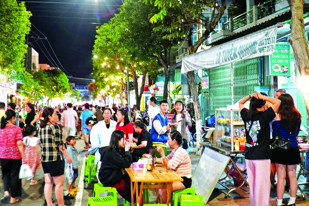 Kinh tế ban đêm vừa giúp các hộ kinh doanh tăng doanh thu, vừa giúp thay đổi diện mạo đô thị