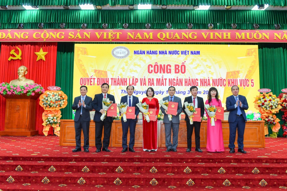 Công bố Quyết định và ra mắt NHNN khu vực 5 và Hội nghị đẩy mạnh tín dụng ngân hàng nhằm góp phần tăng trưởng kinh tế Khu vực 5 Công bố Quyết định và ra mắt NHNN khu vực 5 và Hội nghị đẩy mạnh tín dụng ngân hàng nhằm góp phần tăng trưởng kinh tế Khu vực 5