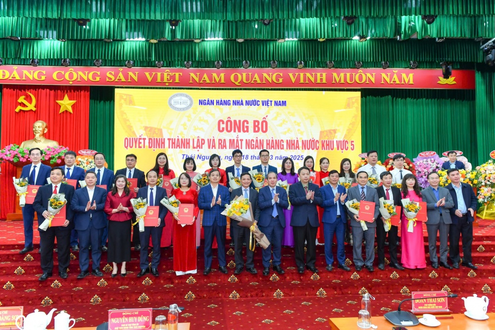 Công bố Quyết định và ra mắt NHNN khu vực 5 và Hội nghị đẩy mạnh tín dụng ngân hàng nhằm góp phần tăng trưởng kinh tế Khu vực 5 Công bố Quyết định và ra mắt NHNN khu vực 5 và Hội nghị đẩy mạnh tín dụng ngân hàng nhằm góp phần tăng trưởng kinh tế Khu vực 5