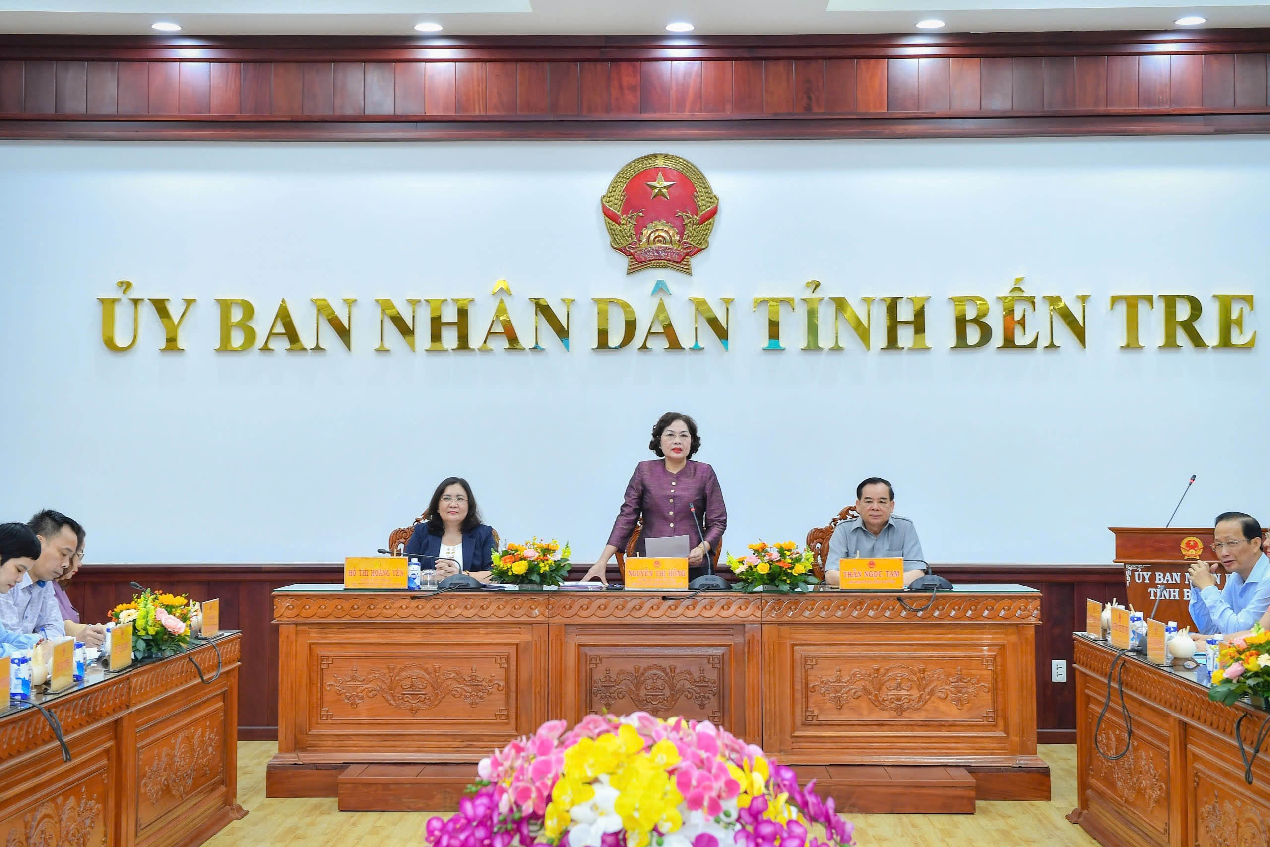 Ban Lãnh đạo tỉnh ủy, Ủy ban Nhân dân tỉnh Bến Tre làm việc với Đoàn công tác của đại diện Chính phủ - Ảnh: Thạch Bình Ban Lãnh đạo tỉnh ủy, Ủy ban Nhân dân tỉnh Bến Tre làm việc với Đoàn công tác của đại diện Chính phủ - Ảnh: Thạch Bình