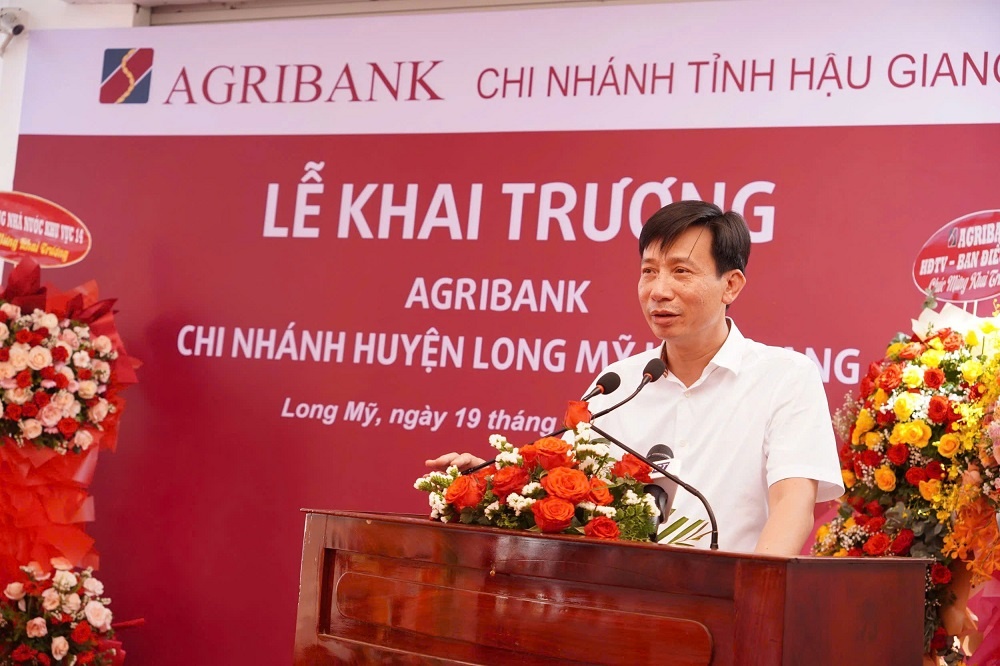 Ông Phạm Đức Tuấn, Thành viên Hội đồng thành viên Agribank phát biểu chỉ đạo tại lễ khai trương. Ông Phạm Đức Tuấn, Thành viên Hội đồng thành viên Agribank phát biểu chỉ đạo tại lễ khai trương.