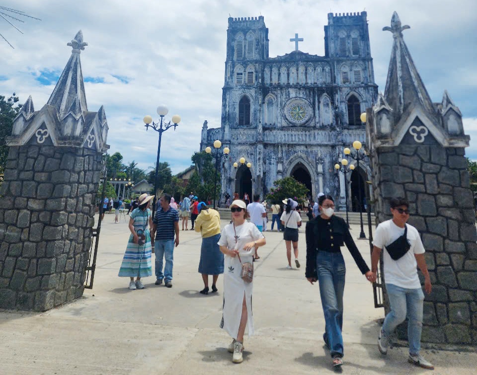 năm 2024 Phú Yên đón khoảng 4 triệu lượt khách, tăng 25% so với năm trước.