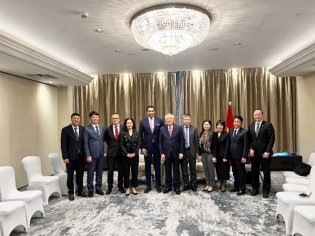 Phó Thống đốc Phạm Tiến Dũng tháp tùng Phó Thủ tướng Nguyễn Hòa Bình học tập kinh nghiệm xây dựng Trung tâm tài chính Phó Thống đốc Phạm Tiến Dũng tháp tùng Phó Thủ tướng Nguyễn Hòa Bình học tập kinh nghiệm xây dựng Trung tâm tài chính