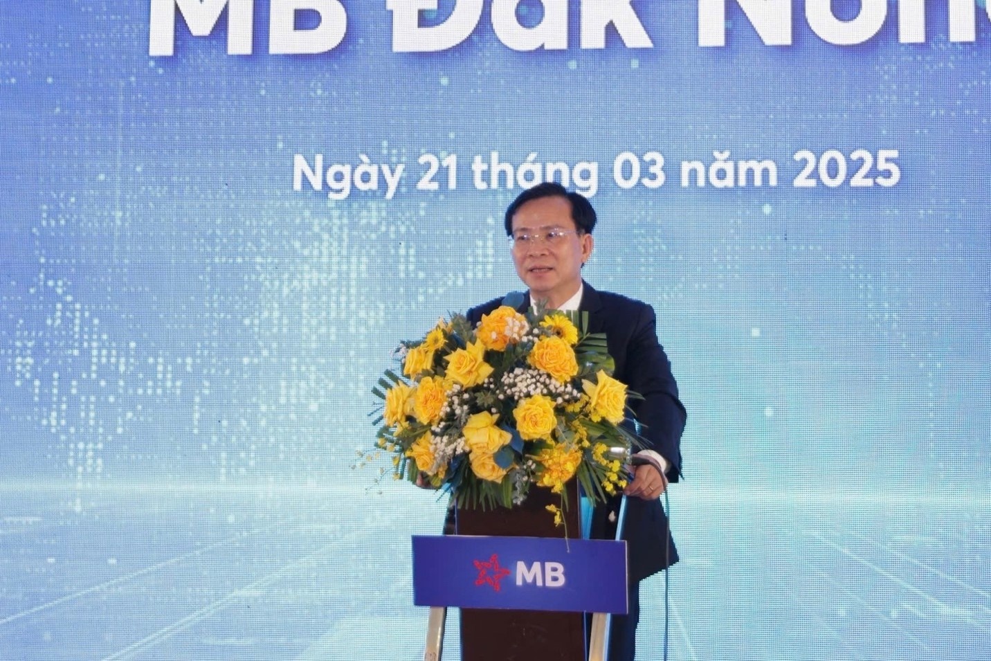 Ông Hồ Văn Mười – Chủ tịch UBND tỉnh Đắk Nông phát biểu tại buổi lễ Ông Hồ Văn Mười – Chủ tịch UBND tỉnh Đắk Nông phát biểu tại buổi lễ