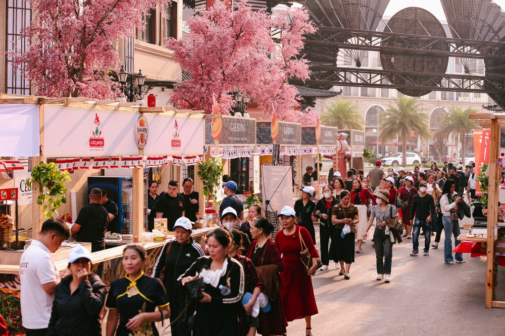 Du khách đổ về Làng Sake, Ocean City trước giờ khai mạc Lễ hội Nướng & Bia Quốc tế Du khách đổ về Làng Sake, Ocean City trước giờ khai mạc Lễ hội Nướng & Bia Quốc tế