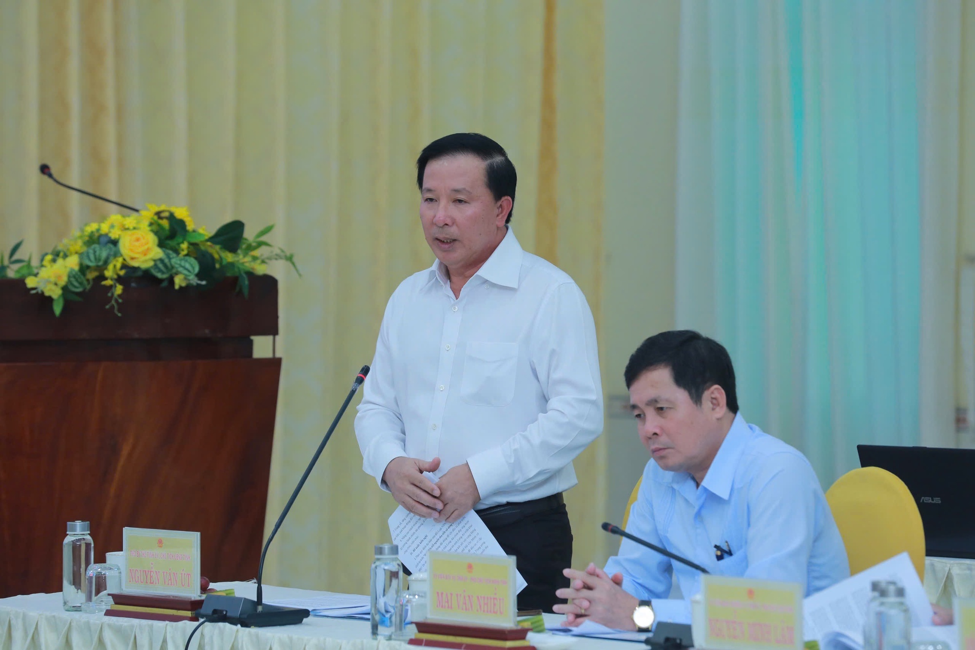 Chủ tịch UBND tỉnh Long An Nguyễn Văn Út đã nêu một số kiến nghị cụ thể - Ảnh: VGP/Minh Khôi