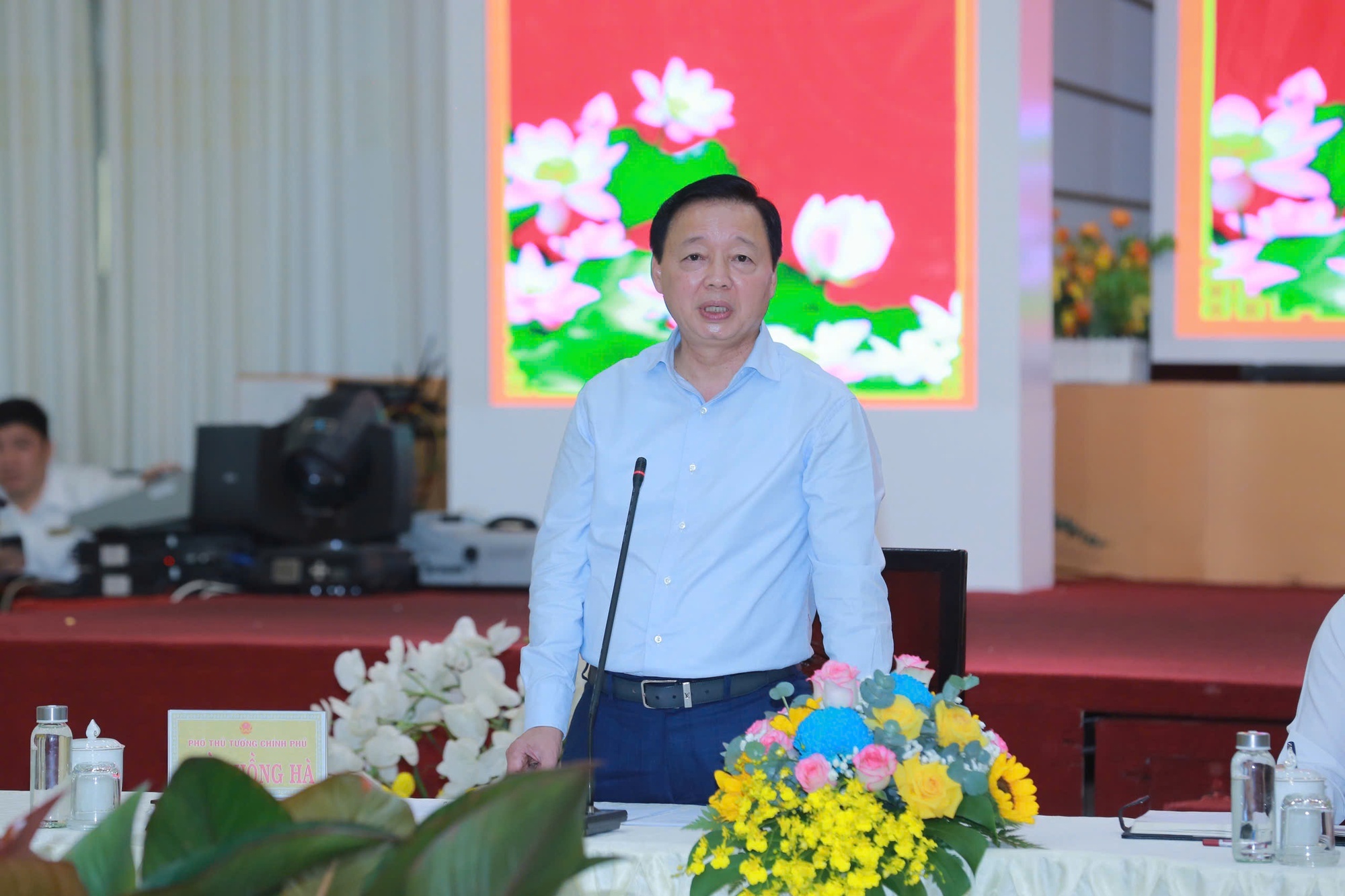 Phó Thủ tướng Trần Hồng Hà phát biểu tại buổi làm việc với tỉnh Long An - Ảnh: VGP/Minh Khôi