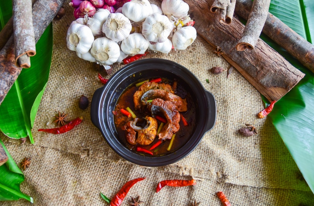 Cá kho truyền thống trong niêu đất, đậm đà hương vị bữa cơm dân dã miền Trung
