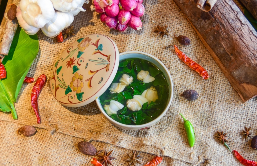 Canh rau bát ngát nấu nghêu