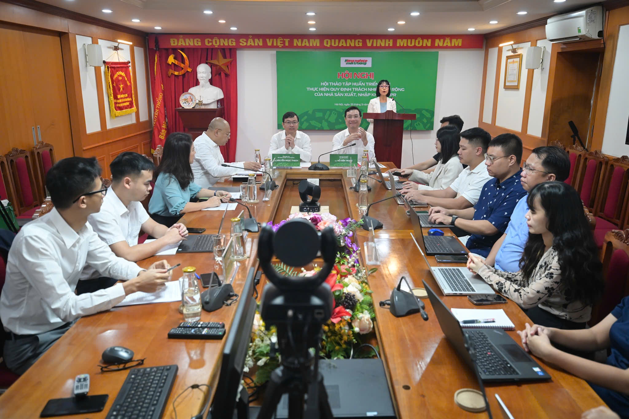 Quang cảnh hội thảo