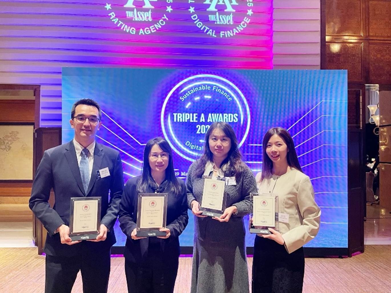 Các đại diện của Ngân hàng Cathay United Bank (CUB) nhận giải thưởng The Asset Triple A Digital Awards 2025. Ảnh: CUB. Các đại diện của Ngân hàng Cathay United Bank (CUB) nhận giải thưởng The Asset Triple A Digital Awards 2025. Ảnh: CUB.