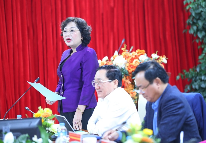 Thống đốc NHNN Việt Nam Nguyễn Thị Hồng kiêm Chủ tịch HĐQT NHCSXH phát biểu tại buổi làm việc