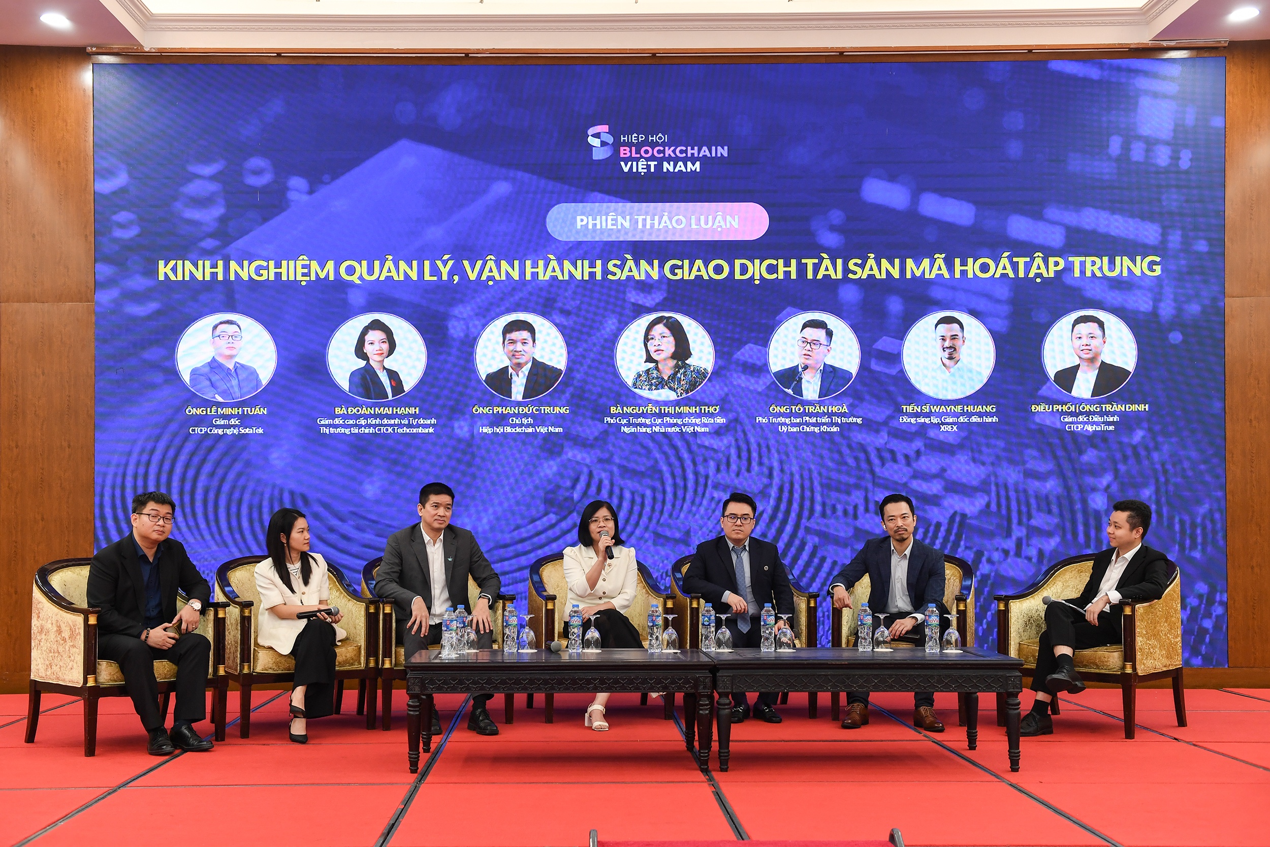 Các chuyên gia đã chia sẻ lợi ích của việc thí điểm sàn giao dịch tài sản mã hoá tập trung và các vấn đề cần tháo gỡ trước khi triển khai thí điểm sàn giao dịch tại Việt Nam. Các chuyên gia đã chia sẻ lợi ích của việc thí điểm sàn giao dịch tài sản mã hoá tập trung và các vấn đề cần tháo gỡ trước khi triển khai thí điểm sàn giao dịch tại Việt Nam.