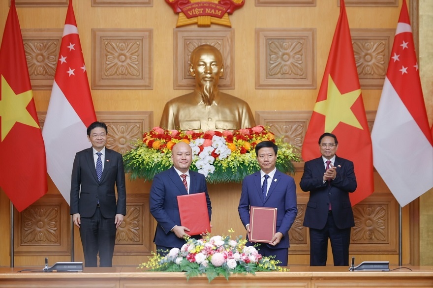 Hai Thủ tướng chứng kiến lễ trao Biên bản ghi nhớ hợp tác giữa NAPAS và NETS nhằm triển khai thanh toán bán lẻ song phương qua mã QR giữa Việt Nam và Singapore Hai Thủ tướng chứng kiến lễ trao Biên bản ghi nhớ hợp tác giữa NAPAS và NETS nhằm triển khai thanh toán bán lẻ song phương qua mã QR giữa Việt Nam và Singapore