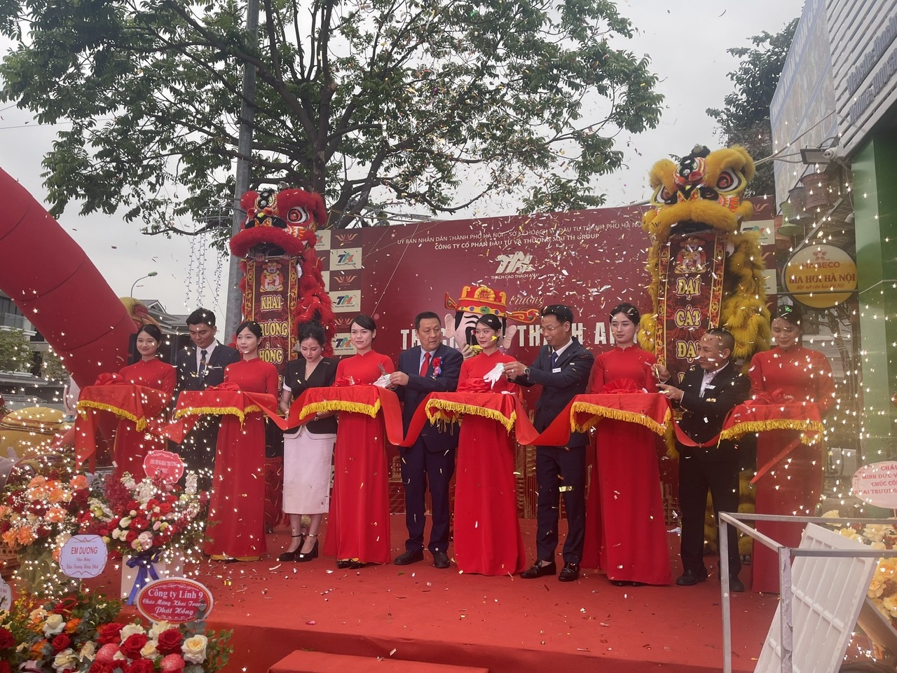 Cắt băng ra mắt thương hiệu Thạch cao Thạch Anh Cắt băng ra mắt thương hiệu Thạch cao Thạch Anh