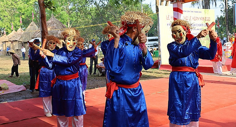 Trò Xuân Phả được tái hiện tại Lễ hội đền thờ Lê Hoàn Trò Xuân Phả được tái hiện tại Lễ hội đền thờ Lê Hoàn