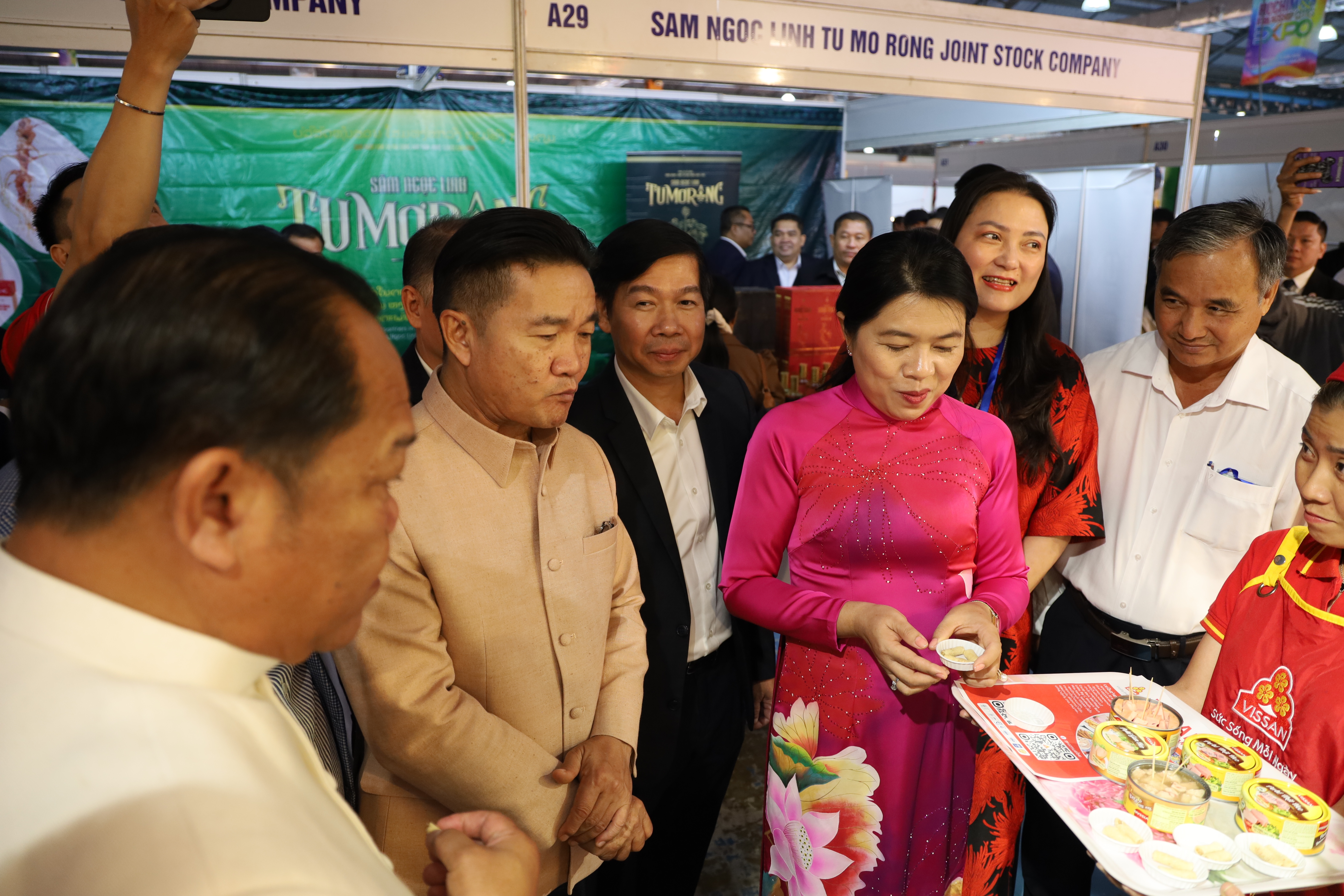 Thúc đẩy quan hệ hợp tác giữa TP. Hồ Chí Minh và các tỉnh của Lào