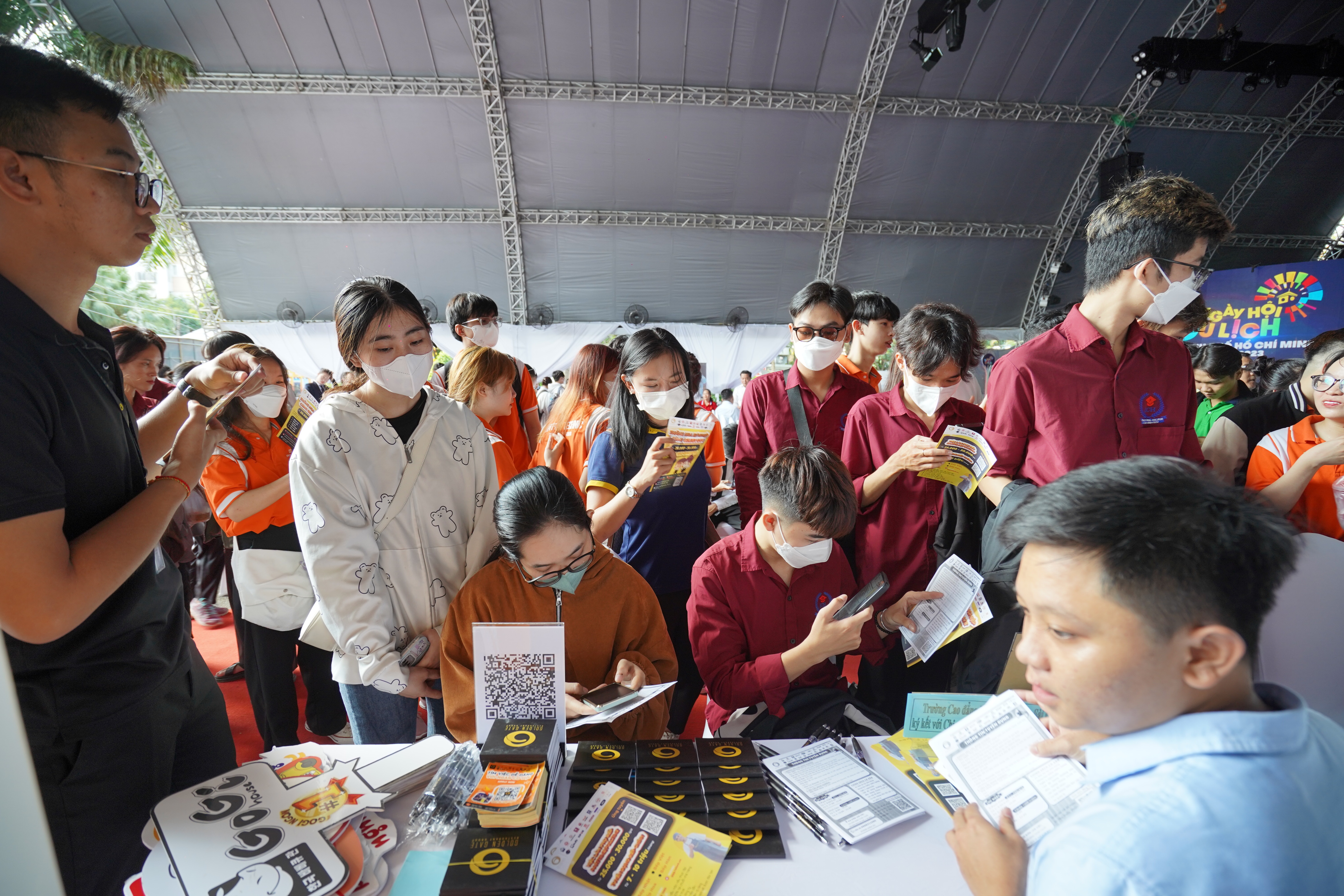 Sàn giao dịch việc làm: điểm kết nối người lao động và doanh nghiệp dịch vụ Sàn giao dịch việc làm: điểm kết nối người lao động và doanh nghiệp dịch vụ