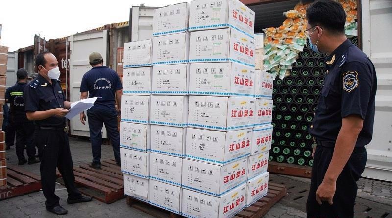 Phát hiện, bắt giữ và xử lý 3.876 vụ buôn lậu, gian lận thương mại trong quý I