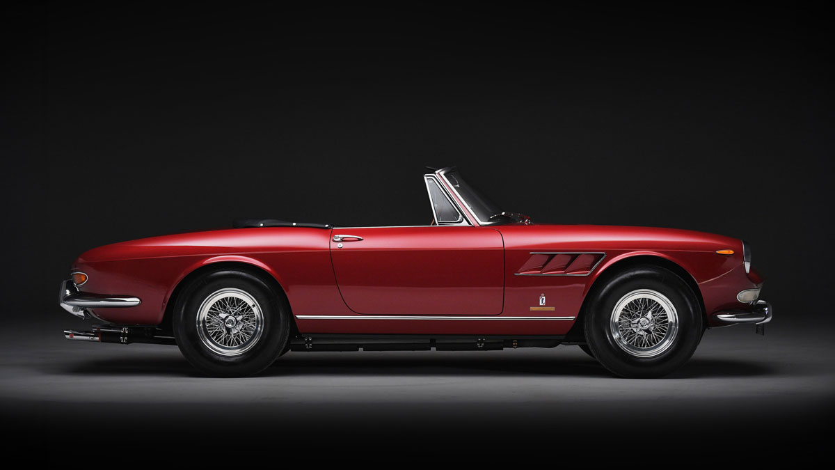 Siêu phẩm Ferrari 275 GTS được định giá gần 2 triệu USD
