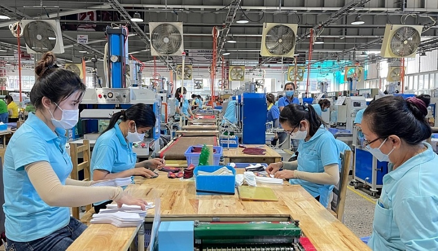 Từ ngày 15/4 sẽ bãi bỏ 11 Nghị định về quản lý lao động, tiền lương, tiền thưởng