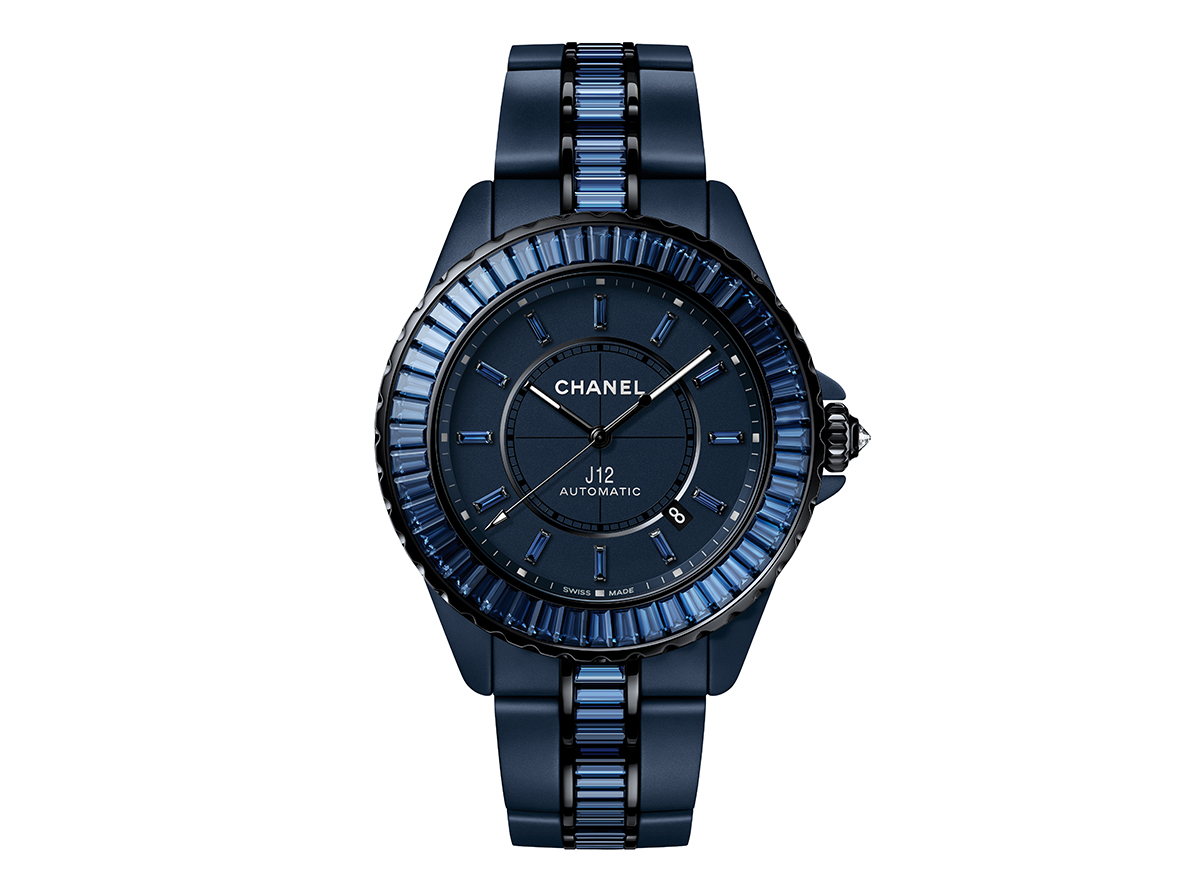 Chanel ra mắt phiên bản J12 ceramic màu xanh đêm huyền bí