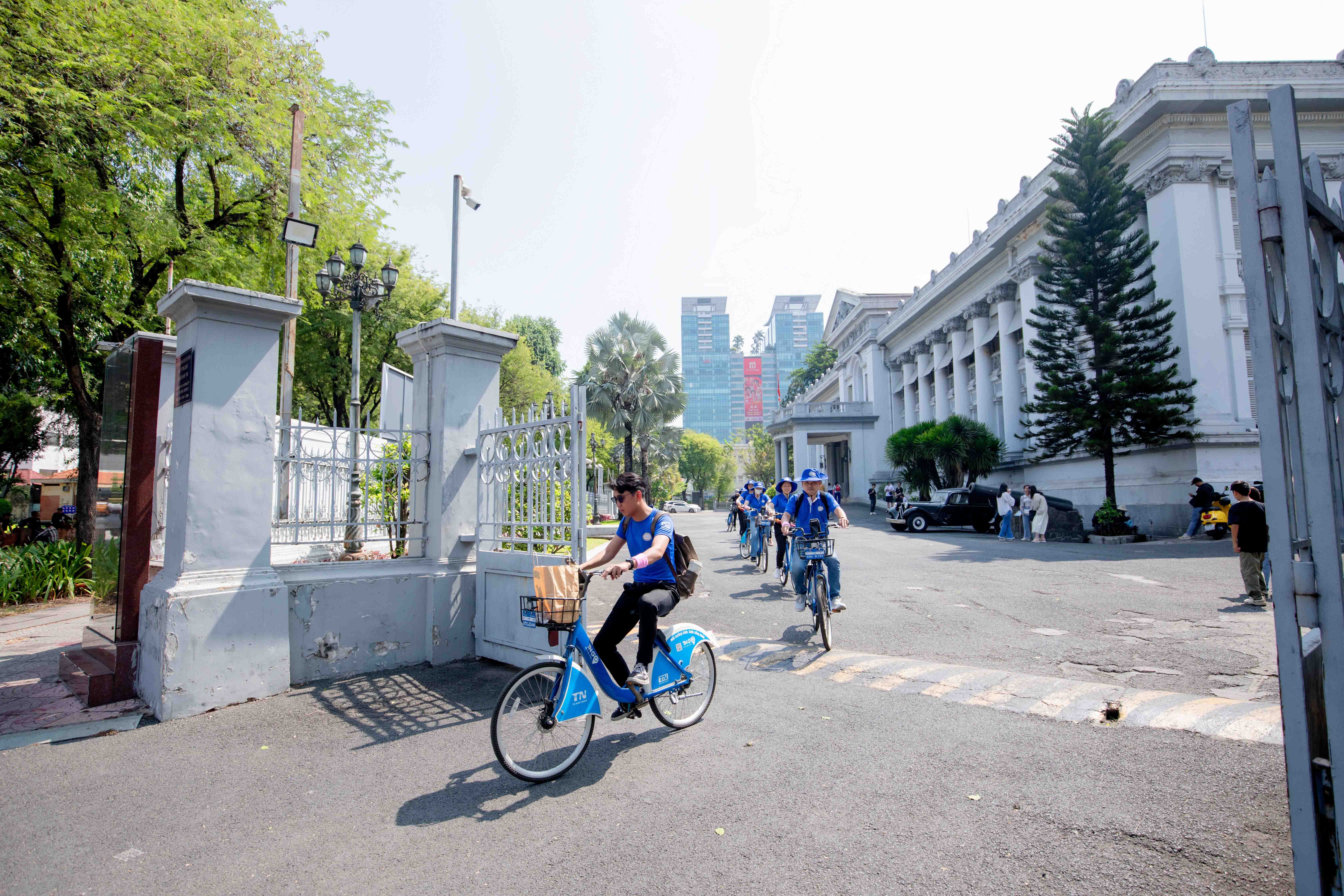 Bảo tàng thành phố nằm trong hành trình trở về của tuổi trẻ, cán bộ ngân hàng hướng về ngày Thống nhất 