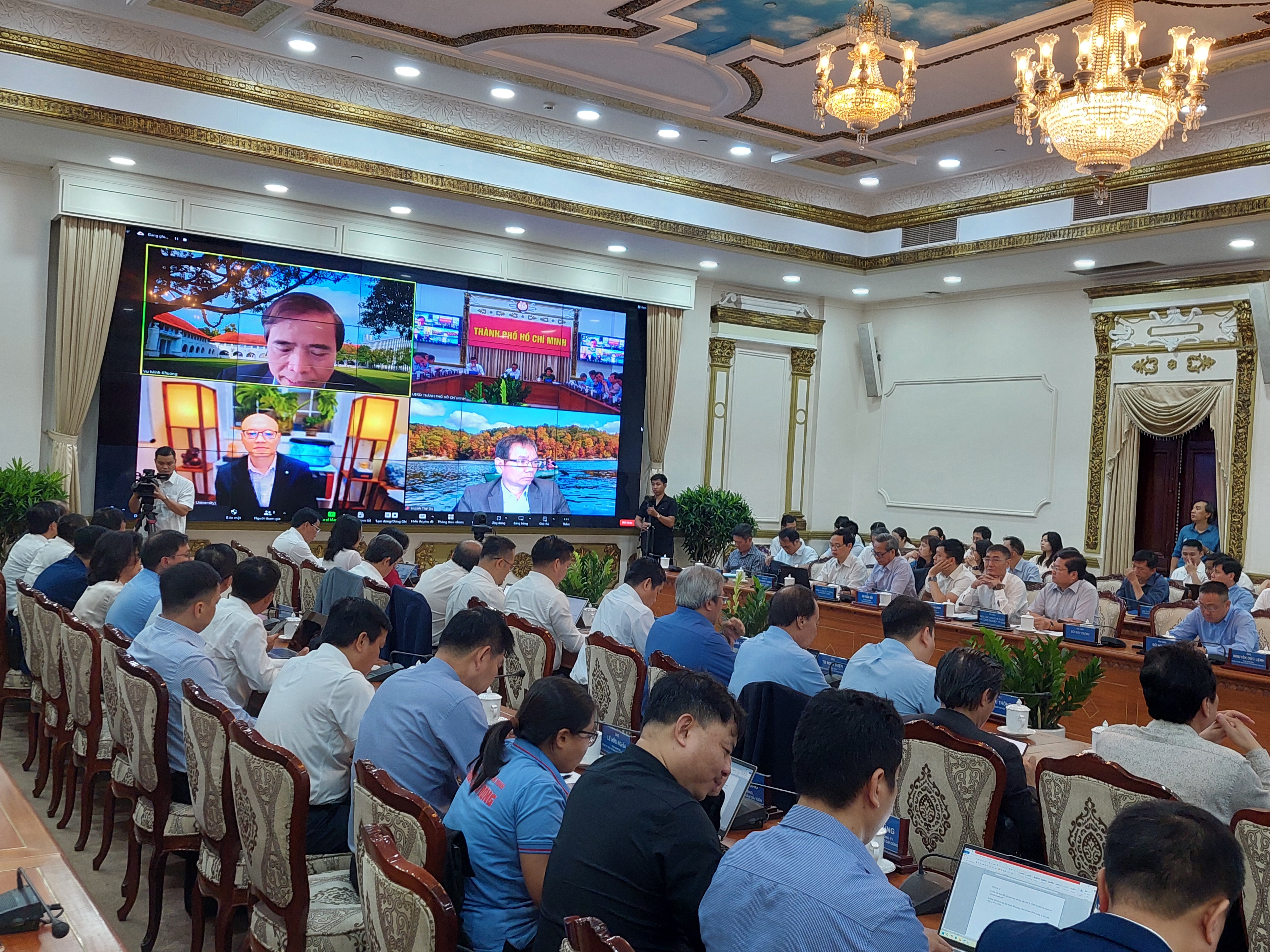 Các chuyên gia trực tuyến góp ý cho chính sách tăng trưởng kinh tế của TP. Hồ Chí Minh