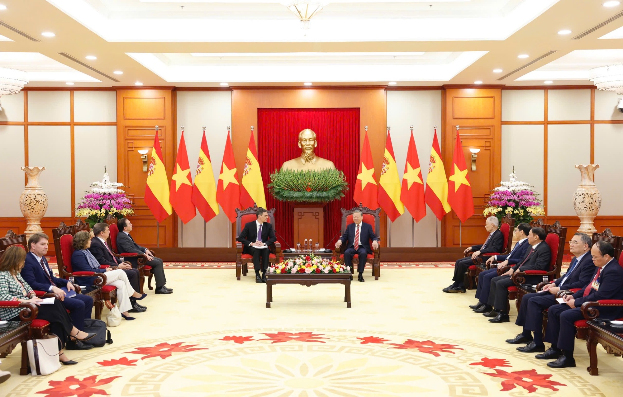 Tổng Bí thư Tô Lâm tiếp Thủ tướng Tây Ban Nha