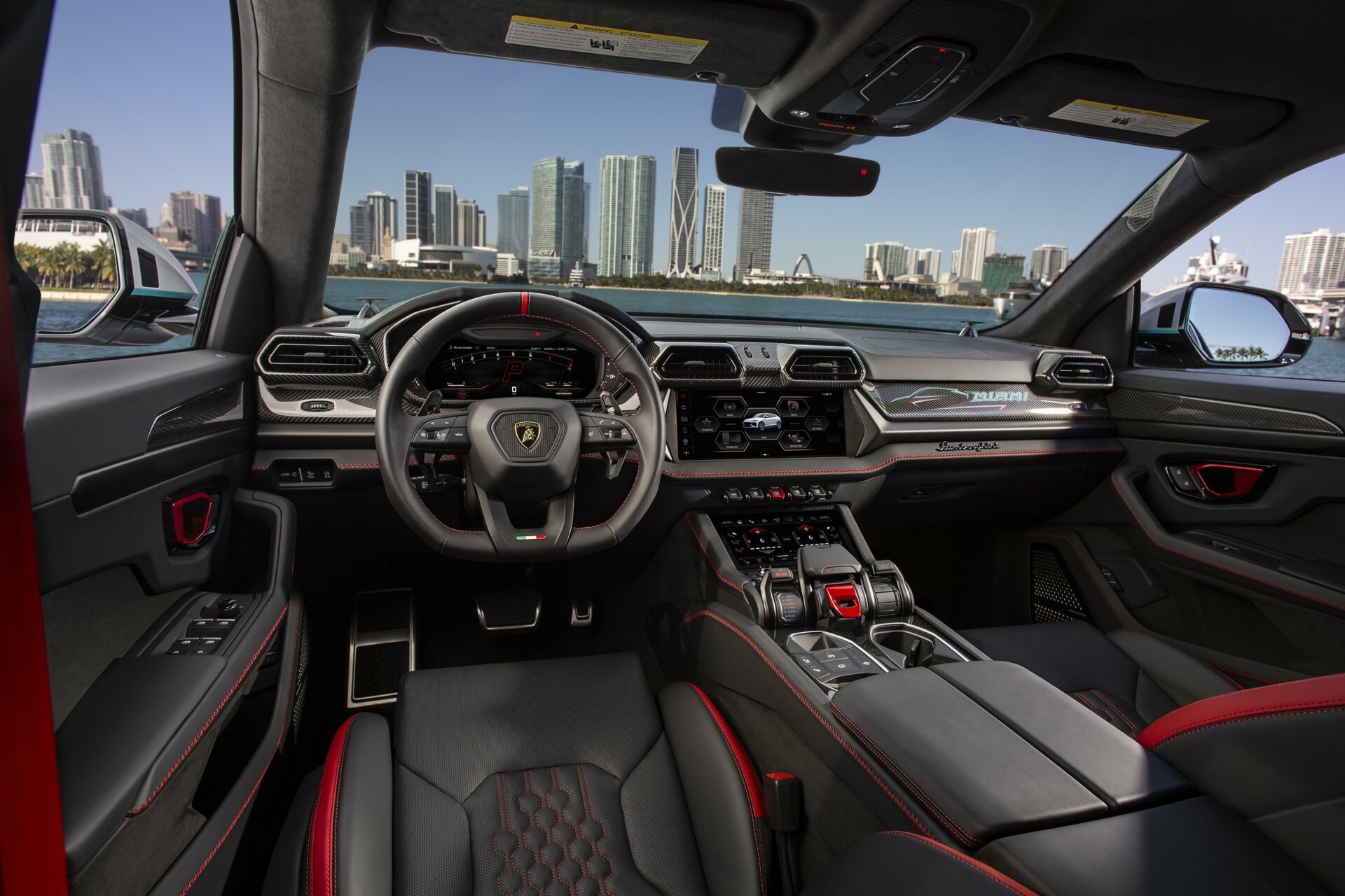 Lamborghini Urus SE độc bản: Lớp sơn thủ công tốn 230 giờ chế tác