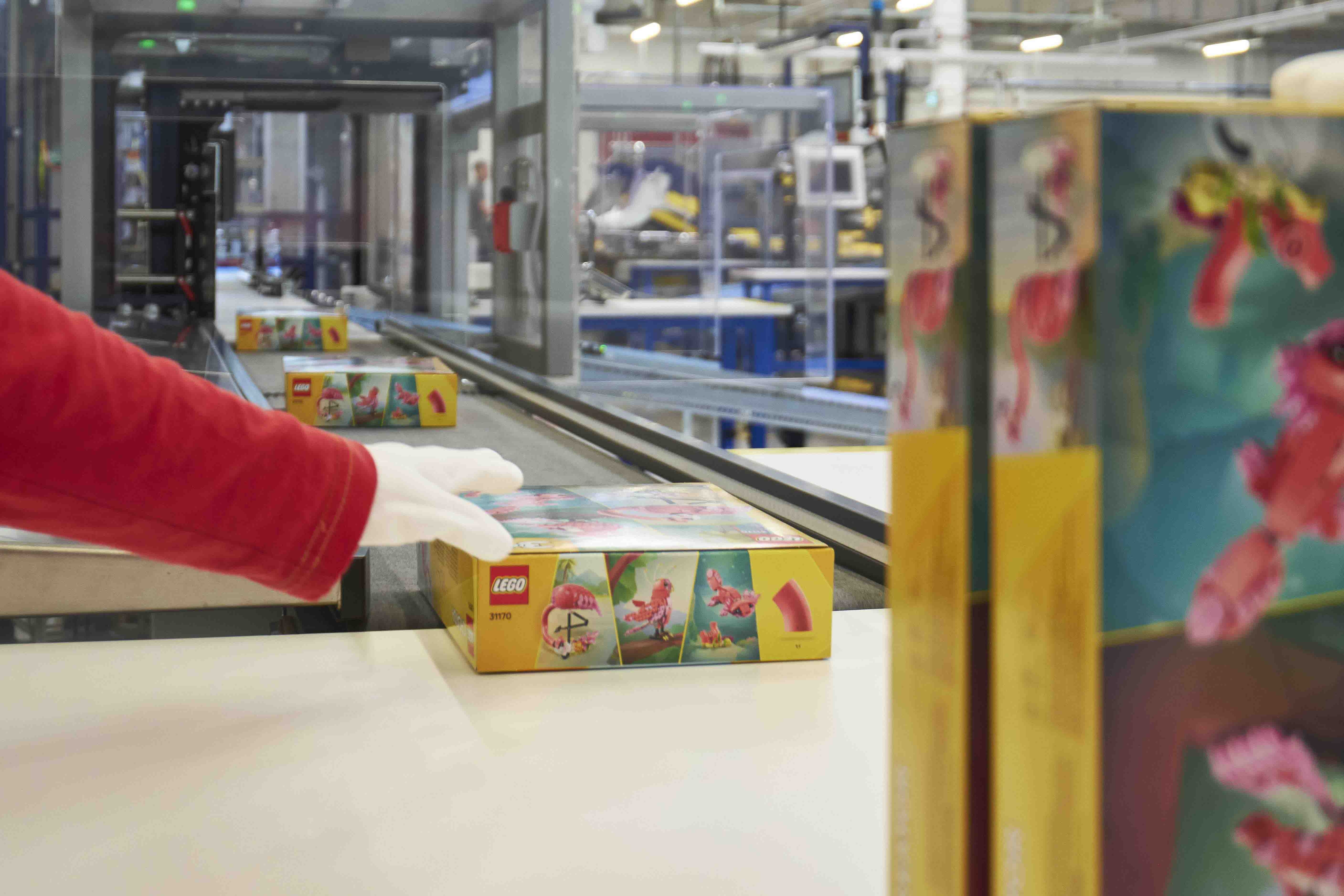 Nhà máy LEGO Việt Nam dự kiến sẽ vận hành 100% bằng năng lượng tái tạo vào đầu năm 2026. Nhà máy LEGO Việt Nam dự kiến sẽ vận hành 100% bằng năng lượng tái tạo vào đầu năm 2026.