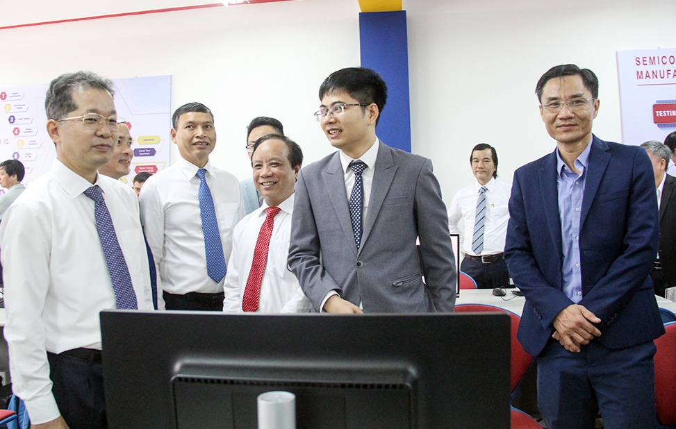 Đà Nẵng - bức tranh kinh tế đầy khởi sắc Đà Nẵng - bức tranh kinh tế đầy khởi sắc