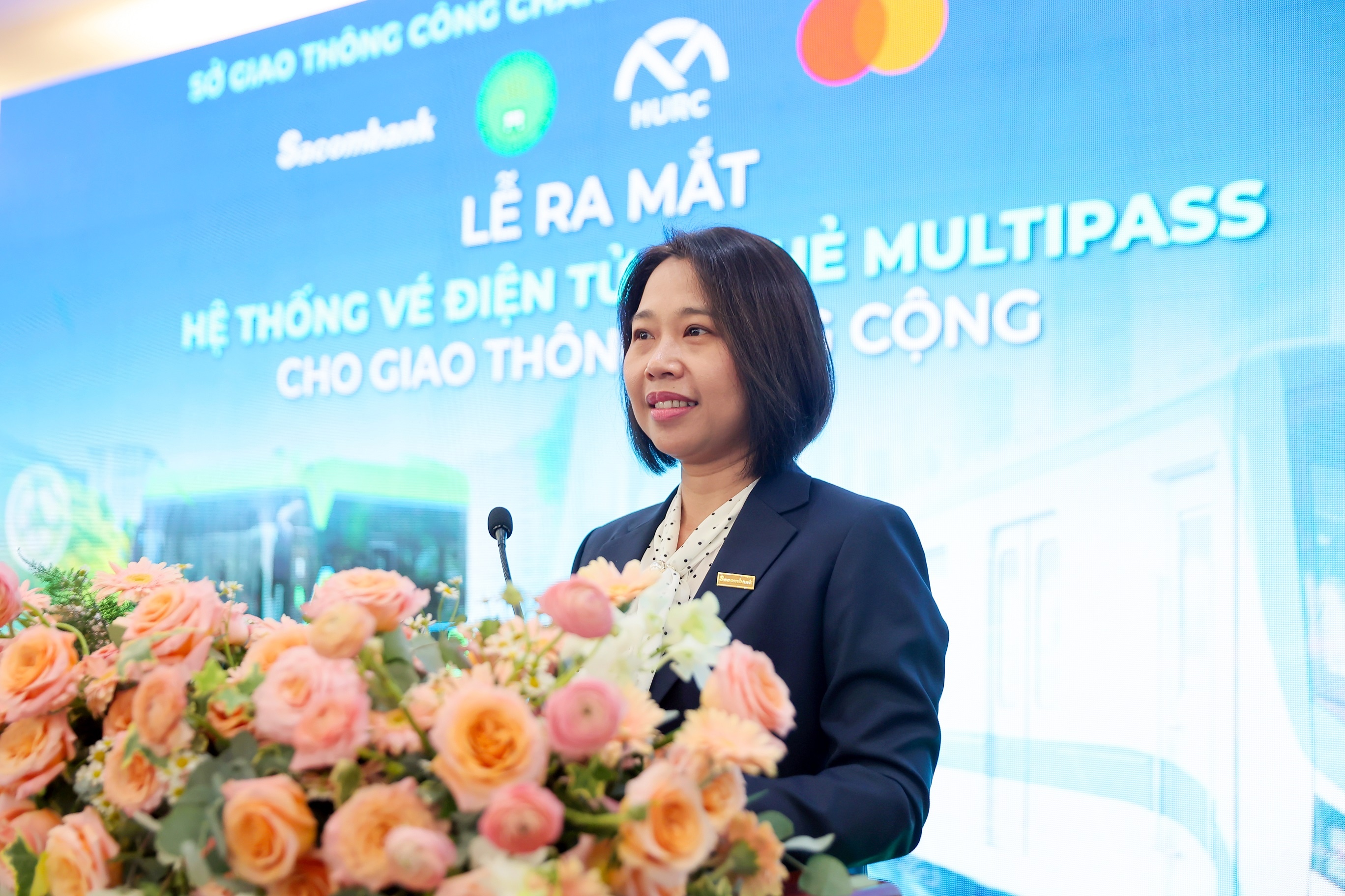 à Nguyễn Phương Huyền - Quyền Giám đốc Khối Khách hàng Cá nhân Sacombank phát biểu tại sự kiện à Nguyễn Phương Huyền - Quyền Giám đốc Khối Khách hàng Cá nhân Sacombank phát biểu tại sự kiện