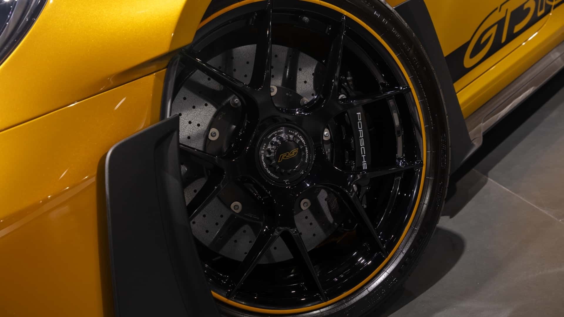 Mất 2 năm để hoàn thiện Porsche 911 GT3 RS với gói độ Sonderwunsch hiếm có